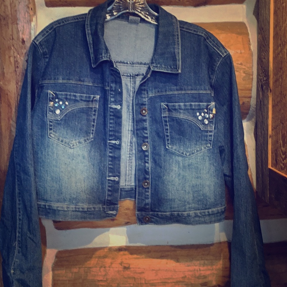 Classy Women’s Cropped Dark Wash Denim Jacket 16W